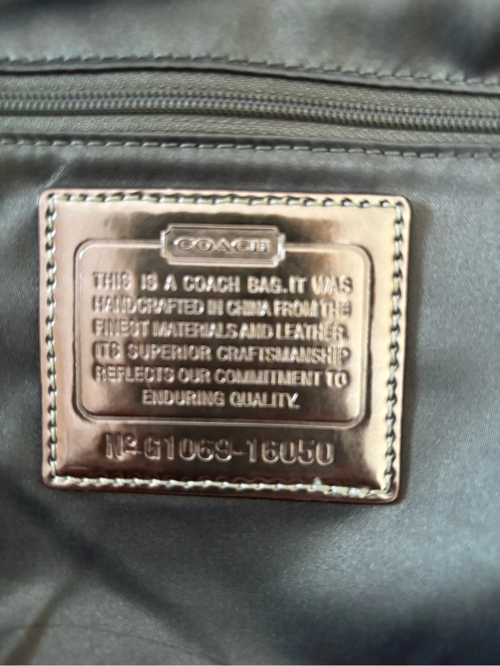 Coach Poppy G1069-16050 LIMITED EDITION Metallic Gold Star Spotlight Tote NWOT - Picture 2 of 16